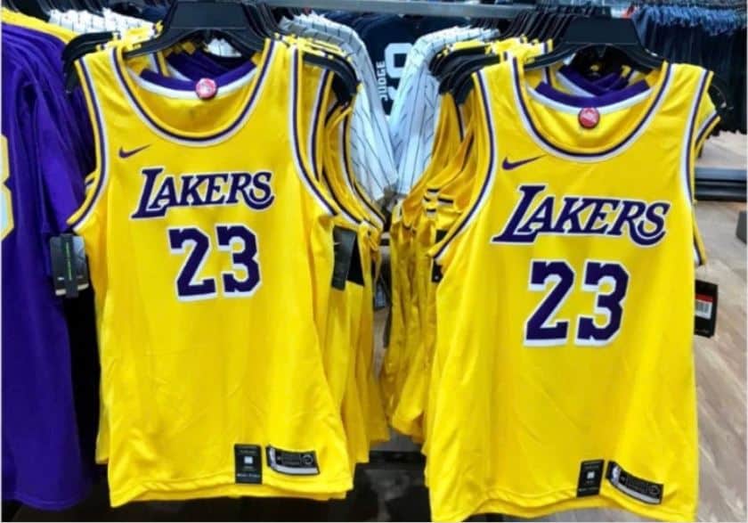 Le maillot des Lakers a fuité, LeBron James en mode Showtime