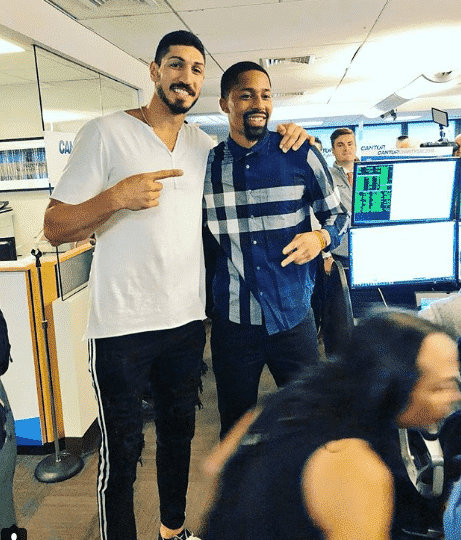 Enes Kanter et Spencer Dinwiddie font la paix pour la bonne cause