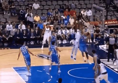 Le frangin du Greek Freak claque déjà des posters