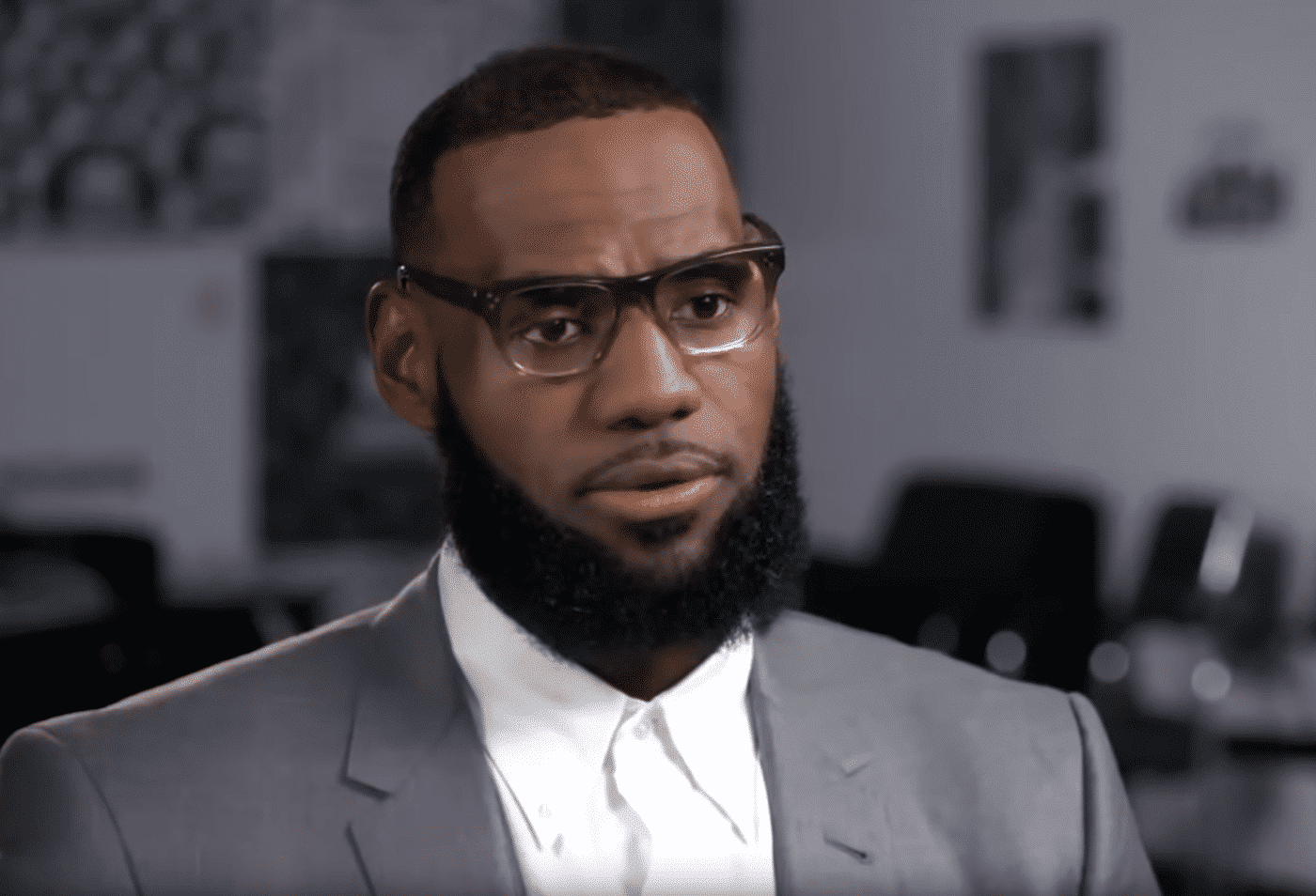 « Si tu siffles LeBron, tu es un trou du c** »