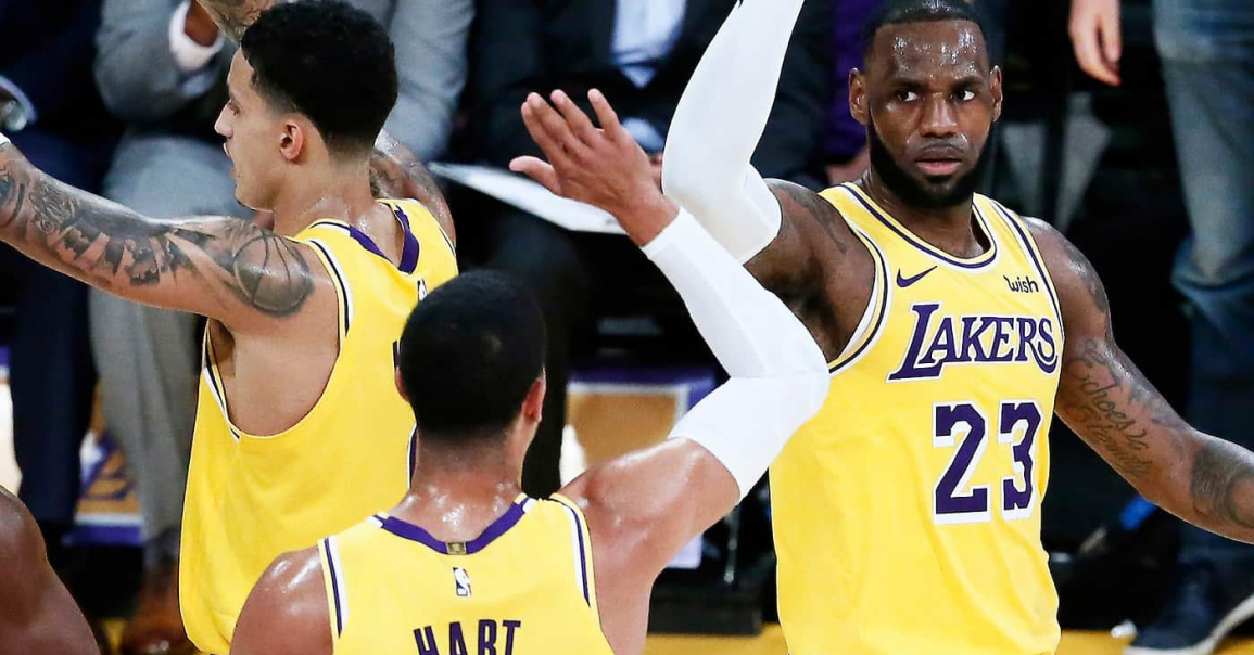 LeBron James ovationné pour sa première au Staples Center