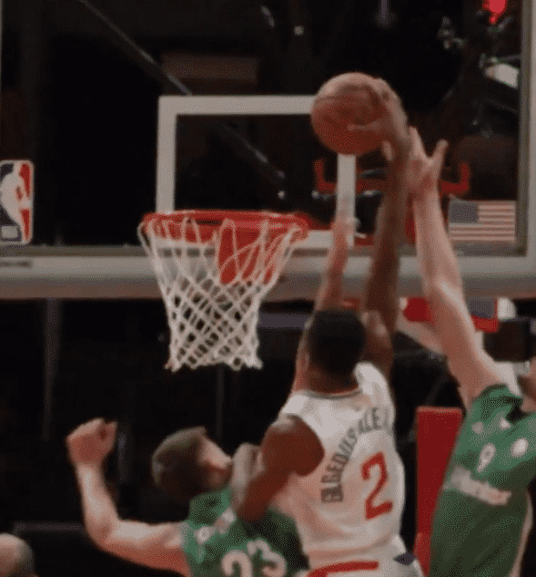 L’énorme dunk de Shai Gilgeous-Alexander sur deux joueurs !