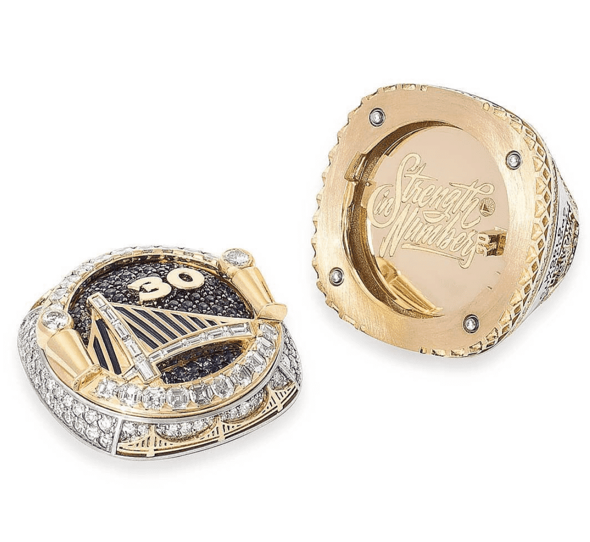 La bague des Warriors a franchement de la gueule