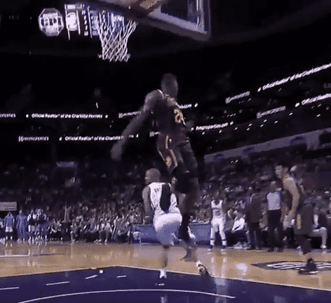 La superbe double feinte de Tony Parker !