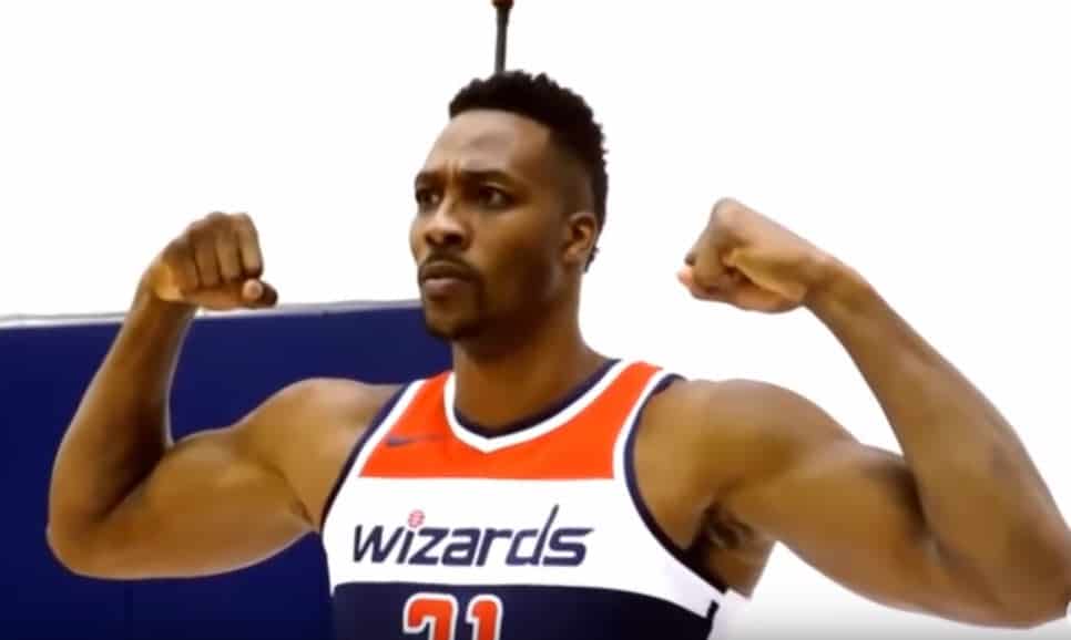 Dwight Howard va rester aux Washington Wizards