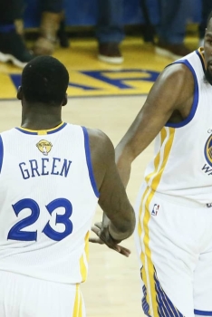 Kevin Durant se met à dos Klay Thompson et Draymond Green dans une comparaison