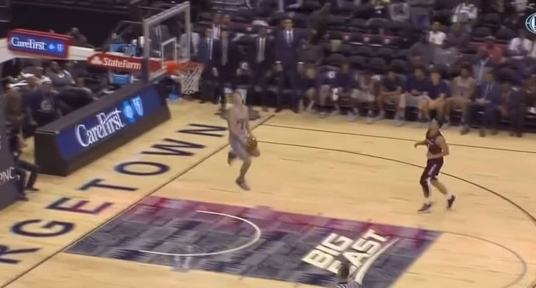 Mac McClung débute en NCAA par un dunk énorme