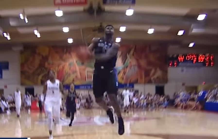 Zion Williamson envoie du moulin à Hawaï