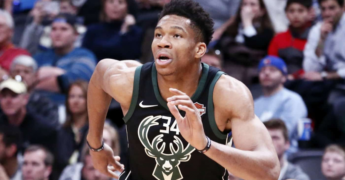Giannis Antetokounmpo s’est tourné la cheville en fin de match