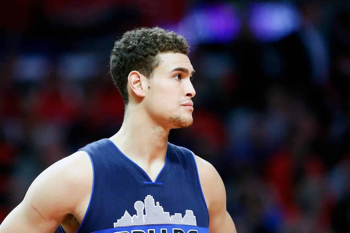 Dwight Powell gravement blessé, fin de saison pour le pivot titulaire des Mavs ?