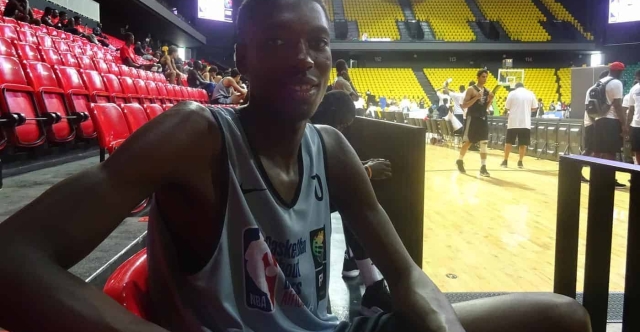 Vianney Salatchoum Batoba, passion balle orange