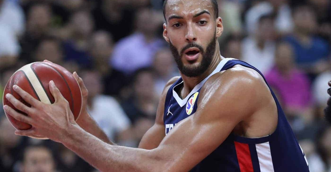 Les Bleus gèrent le Monténégro avec un bon Fournier et un 3 pts de… Gobert !