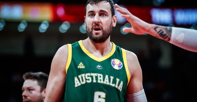 Andrew Bogut craque complètement au sujet de l’arbitrage