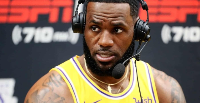 LeBron « énerve ses amis » quand il joue à 2K
