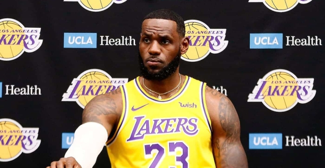 Maillots NBA : LeBron n°1, Giannis déloge Curry
