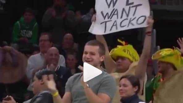 La foule de Boston en délire pour Tacko Fall