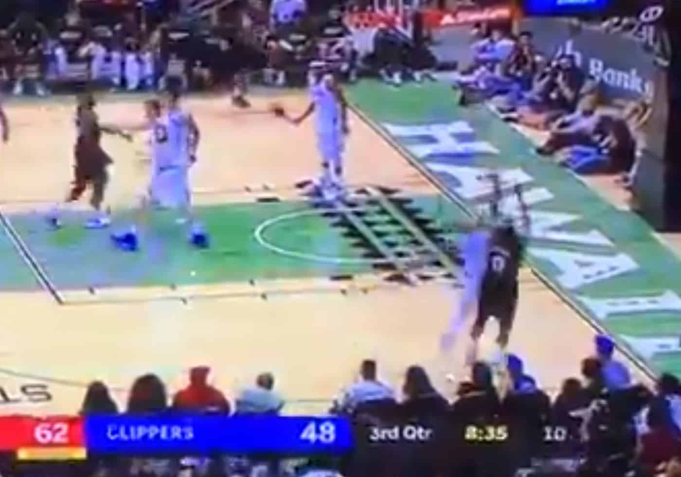 James Harden retente son nouveau move… et rate encore