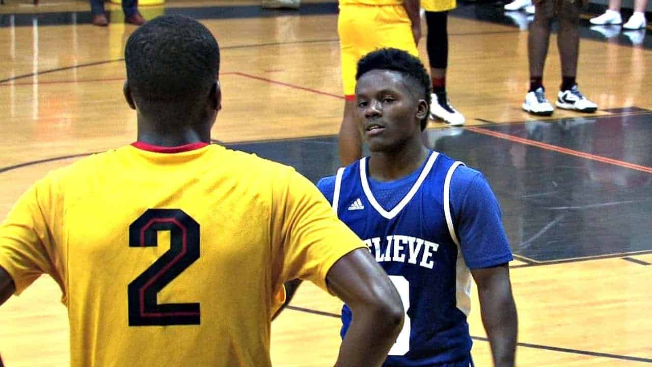 Darnell Rogers, 1,57m, brille en NCAA