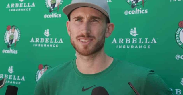 Gordon Hayward s’est fracturé la main…