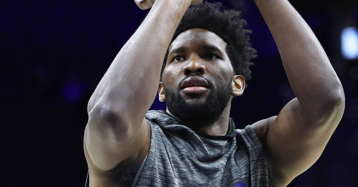 Vexé, Embiid répond à Olajuwon et pointe « un manque de QI basket »