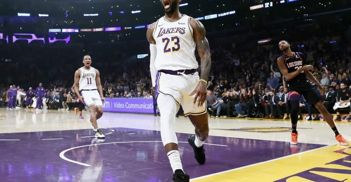 CQFR : LeBron James attaque 2020 en 3D, Ntilikina régale