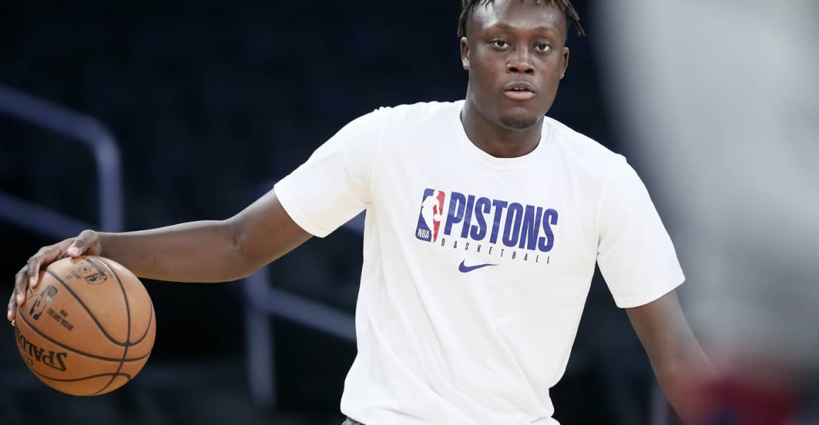 Sekou Doumbouya, seul Kobe a fait plus précoce et aussi adroit !