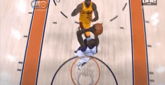 Ce block montre à quel point LeBron James est un athlète incroyable