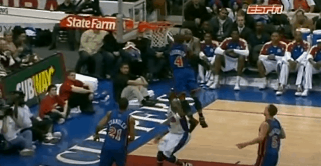 Quand Nate Robinson (1,75 m) passait par-dessus Ricky Davis pour le contrer