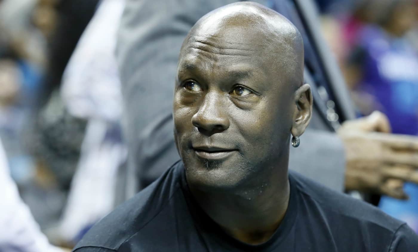 Michael Jordan : « Pour 300 dollars, je regarderais des singes b***** »