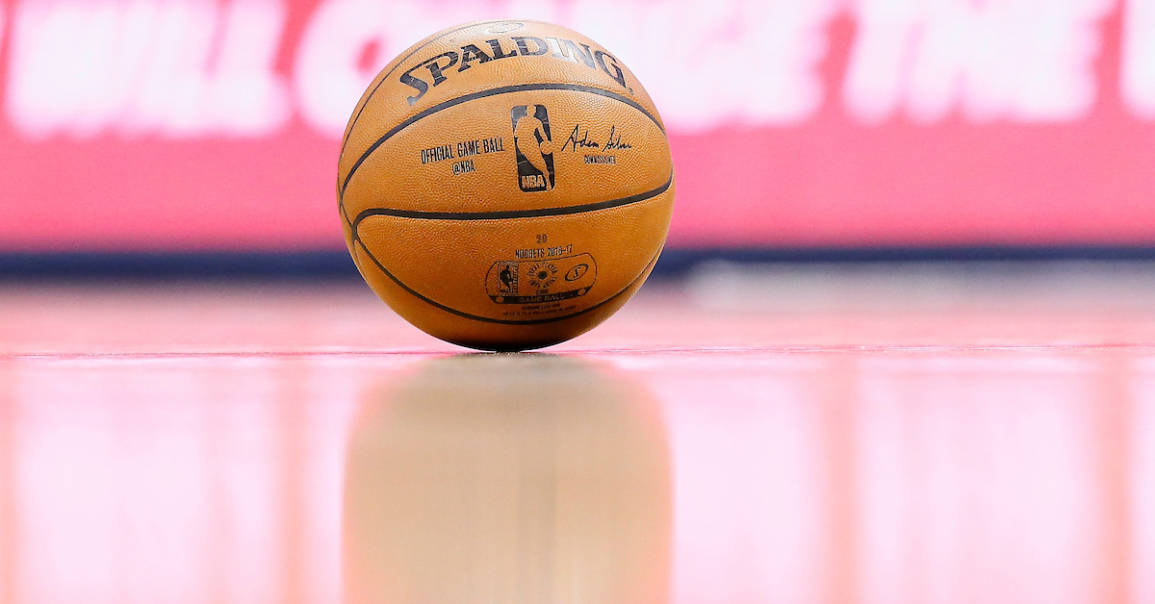 Après 37 ans de mariage, Spalding et la NBA se séparent !