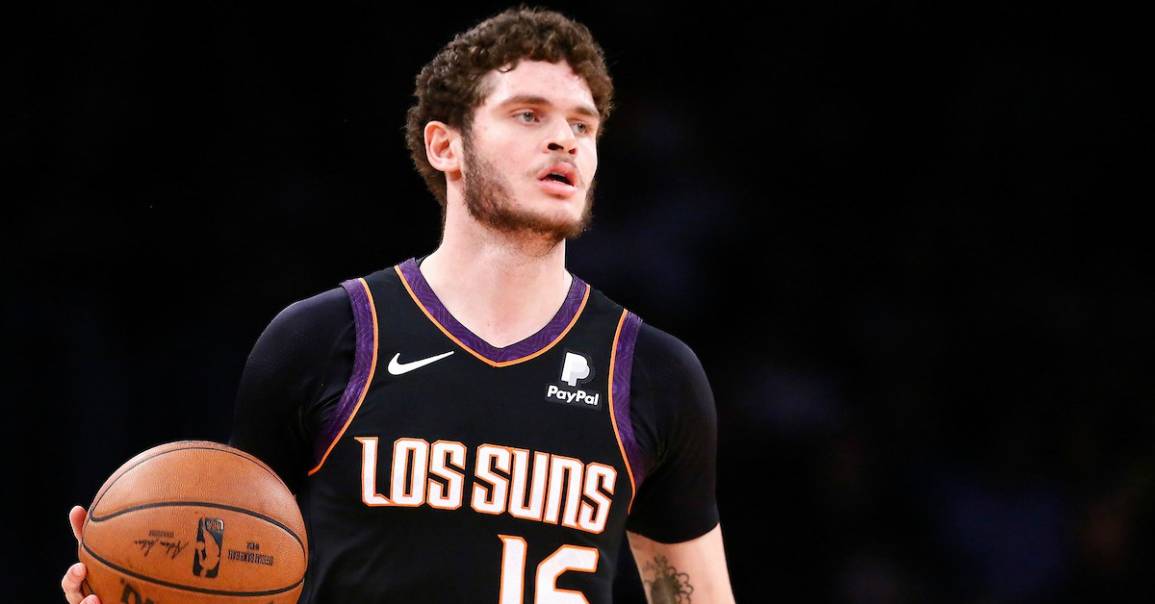 Les Nets gardent Tyler Johnson, l’un de leurs meilleurs joueurs dans la bulle