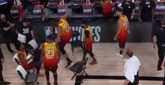 Rudy Gobert passe ses nerfs sur une chaise après une bourde de Conley