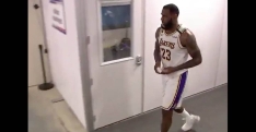 Le geste de frustration de LeBron James à la fin du match