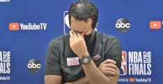 En larmes, Erik Spoelstra incapable de parler pendant 30 secondes