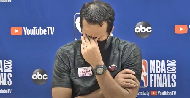 En larmes, Erik Spoelstra incapable de parler pendant 30 secondes