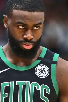 Quand Jaylen Brown taclait Joel Embiid, son nouveau coéquipier