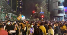 Los Angeles en liesse malgré le Covid, les fans chantent « Kobe » dans les rues