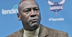 Aux Hornets, l’ère Michael Jordan prend officiellement fin