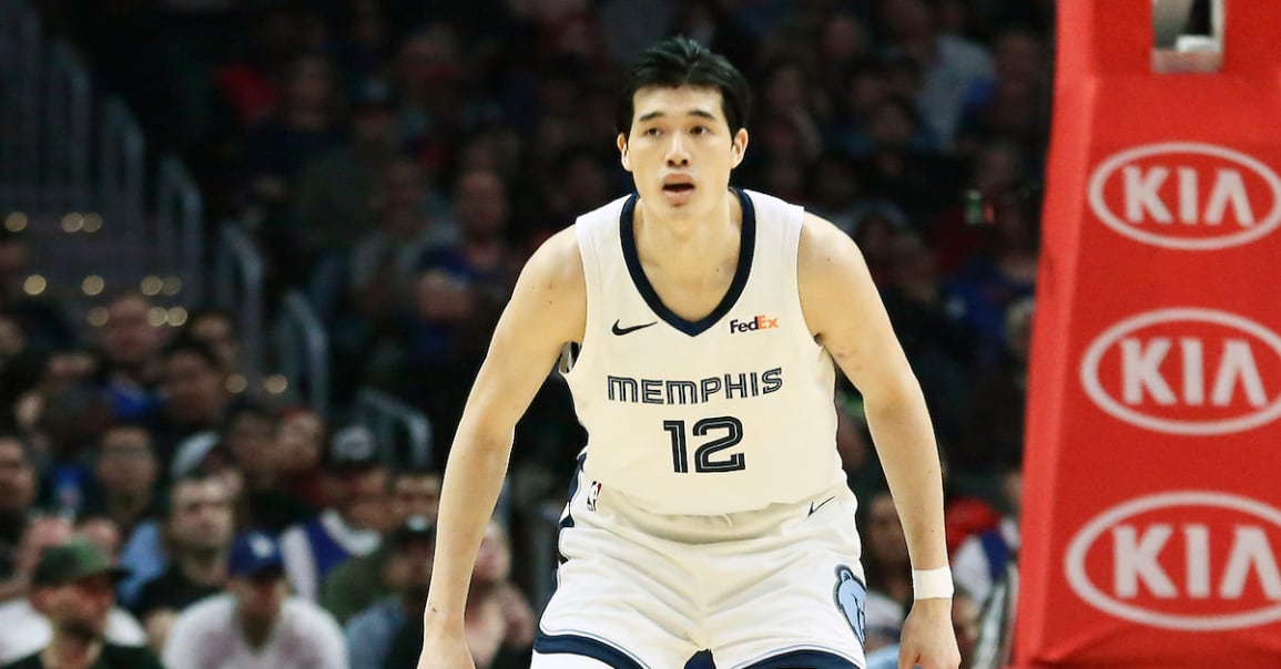 Les Suns hyperactifs pour compléter leur banc : 4 signatures, 2 prolongations !