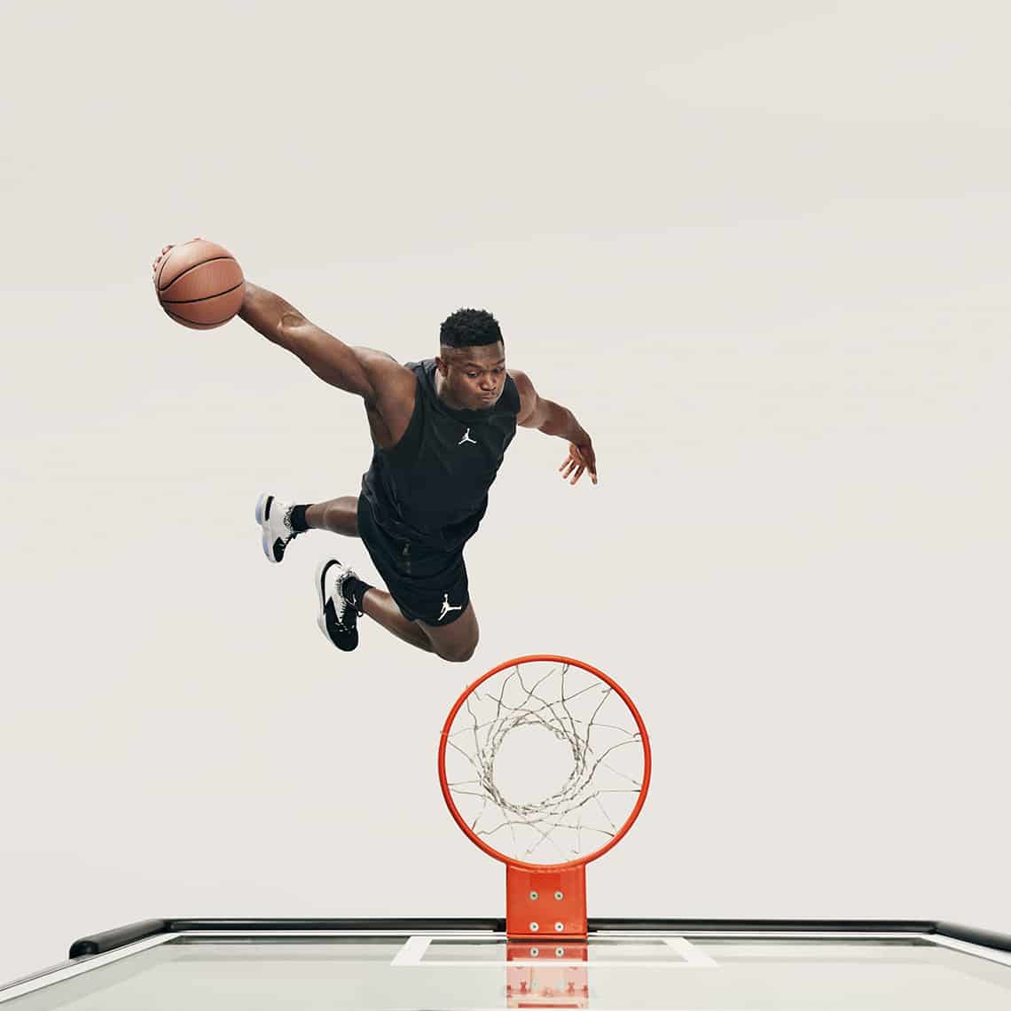 « Zion joue au foot, nous au basket : on ne peut pas le toucher »