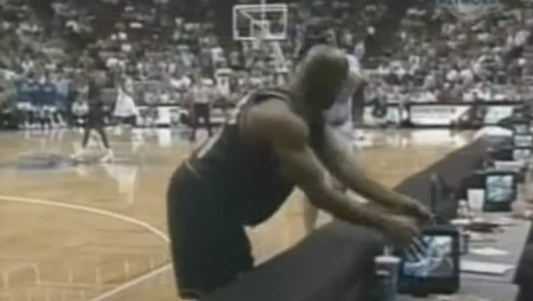 Balancer une TV sur un parquet NBA, ça c’était du pétage de plomb de qualité