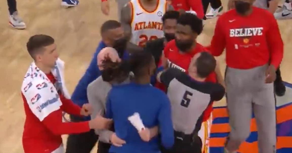 Les Knicks et les Hawks ont fini leur série sur un début de bagarre