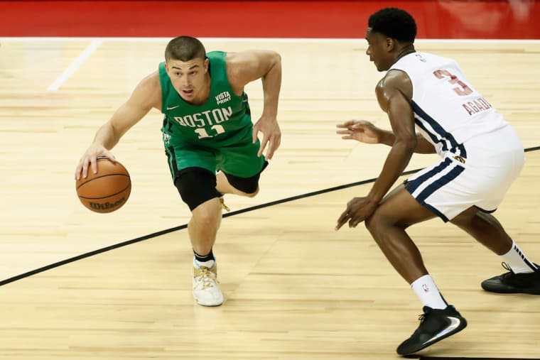 Payton Pritchard plante 92 points dans un match proAM, sans forcer
