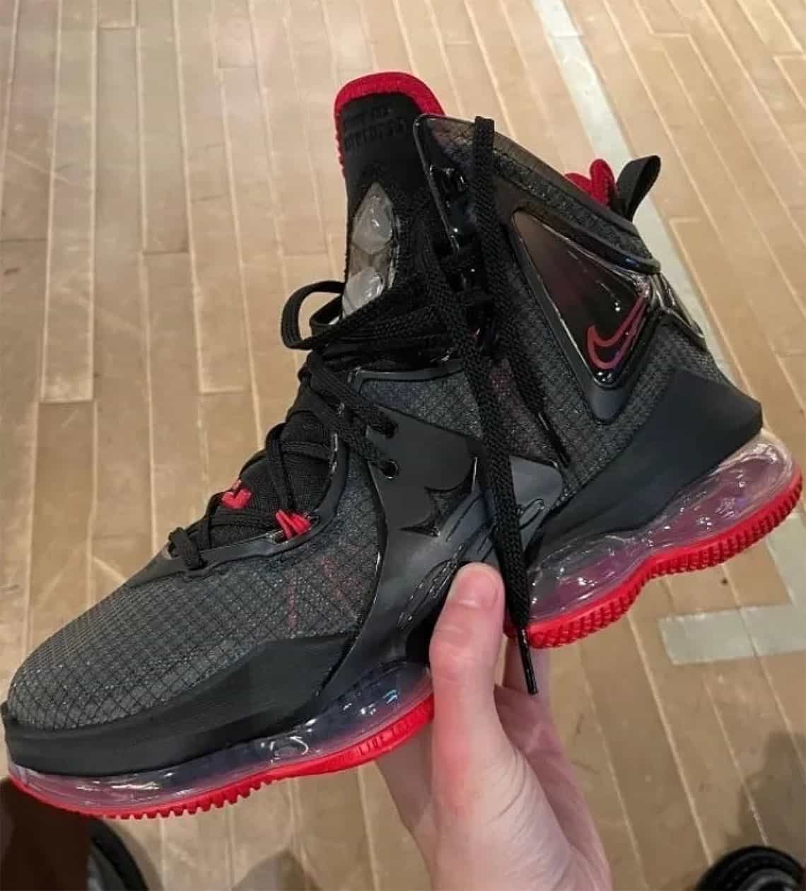 LeBron 19
