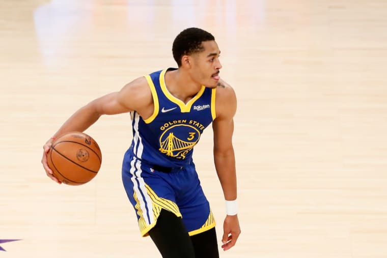 Jordan Poole éclipse le retour de Curry, les Warriors sereins dans le game 1