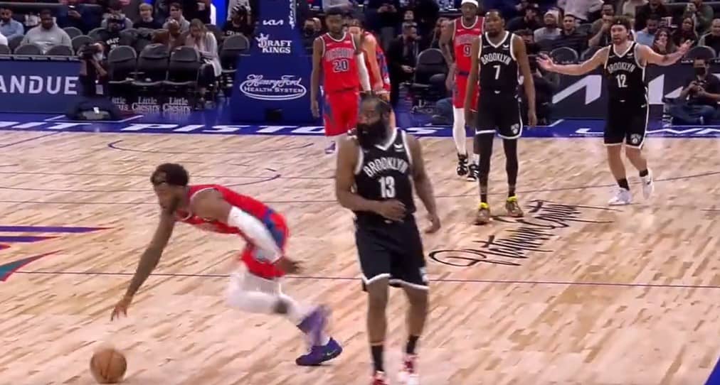 James Harden sort l’action la plus honteusement paresseuse de l’année