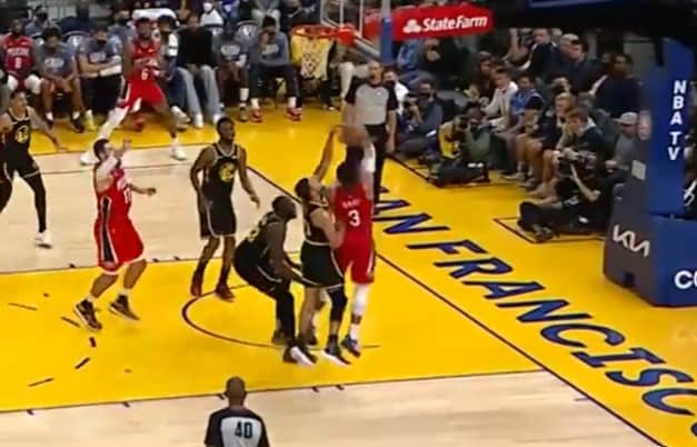 Stephen Curry claque deux contres et est parti pour une saison record