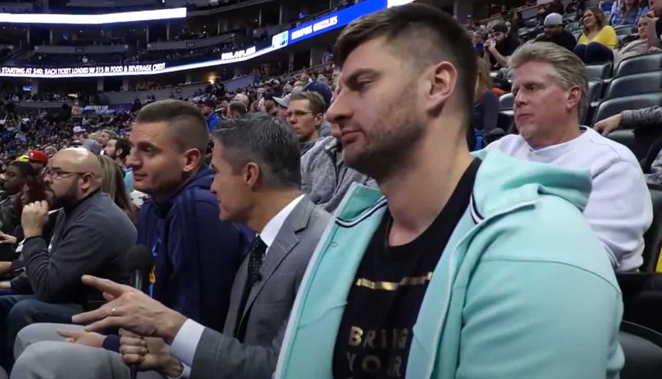 Les frères Jokic répondent à Marcus Morris et ça chauffe…