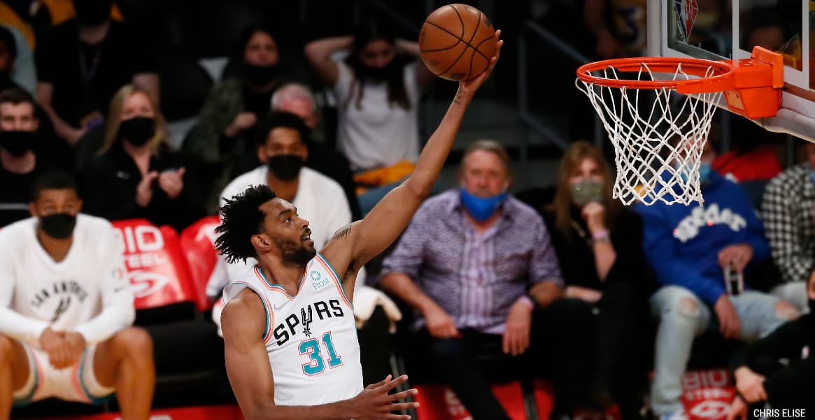 Keita Bates-Diop a imité Duncan et « fermé » le Staples Center
