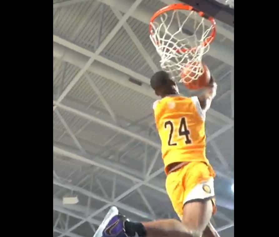 Amputé d’un bras, Hansel Emanuel sort des dunks de fou furieux